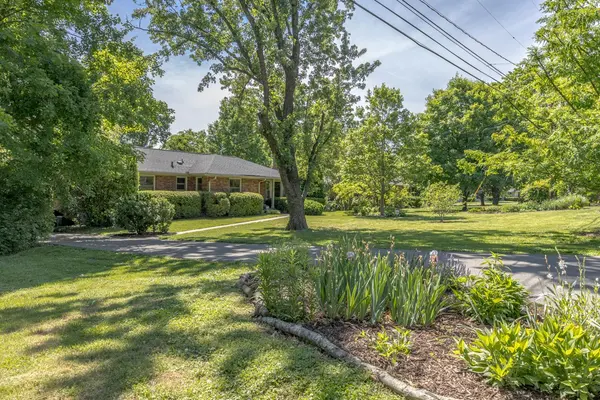 5130 Overton Rd, Nashville, TN 37220