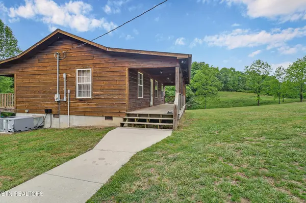 381 Lowe Rd, Jamestown, TN 38556