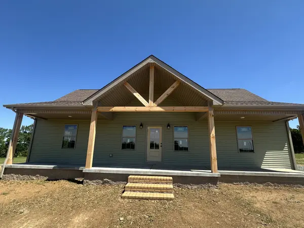 82 WL White LN, Red Boiling Springs, TN 37150