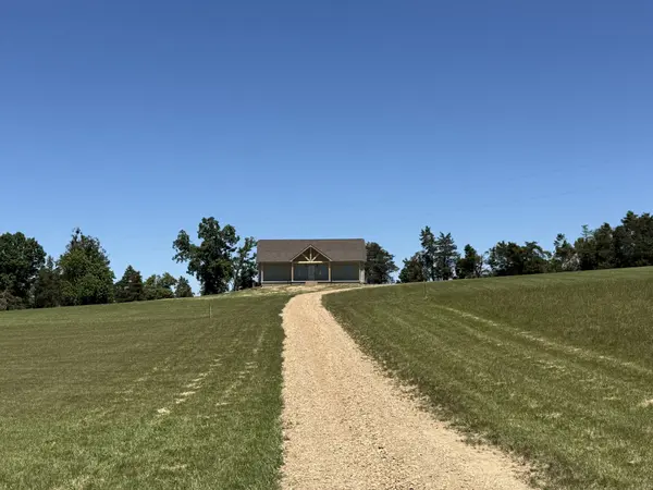 82 WL White LN, Red Boiling Springs, TN 37150