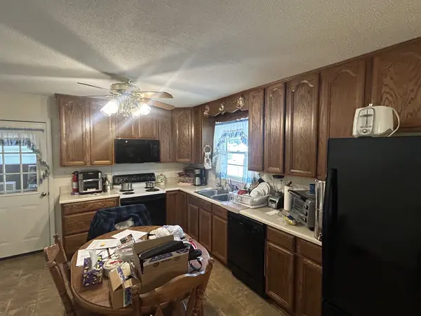 349 Woods Edge Rd, Winchester, TN 37398