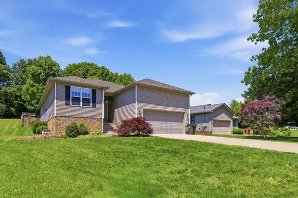 873 Linneth Dr, Hopkinsville, KY 42240