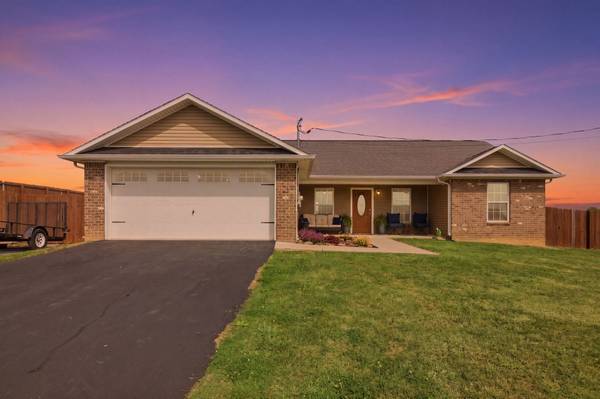630 Privet Dr, Dandridge, TN 37725