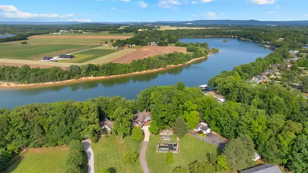 101 Canary Ln, Estill Springs, TN 37330