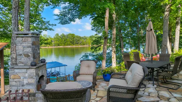 101 Canary Ln, Estill Springs, TN 37330