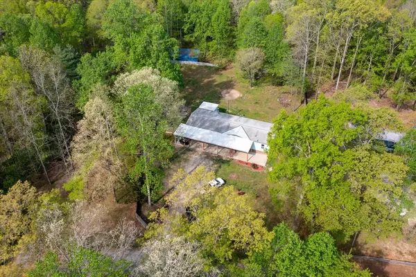 2354 Wayne Rd,  Bon Aqua,  TN 37025