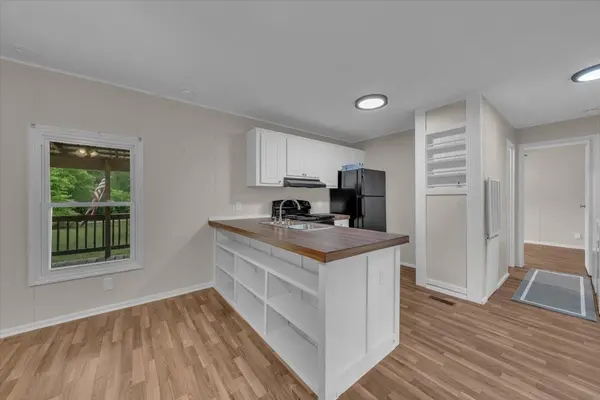 181 Medley Ln, Estill Springs, TN 37330