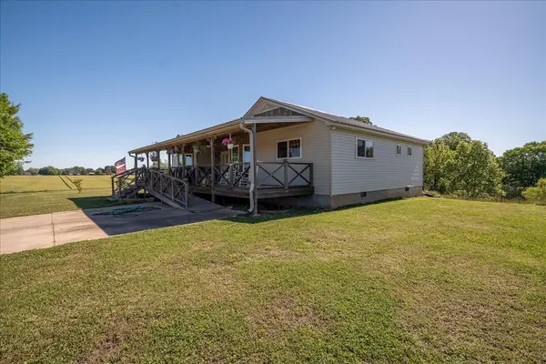 132 Beartown Rd, Loretto, TN 38469