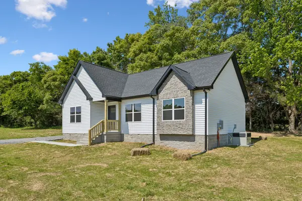 404 Leigh Anna Circle, Lafayette, TN 37083