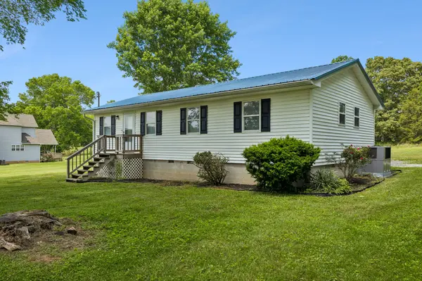 576 Tipps Rd, Belvidere, TN 37306