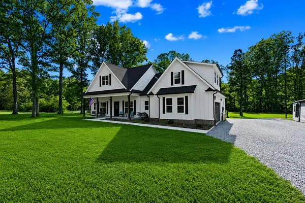 855 Greenwood Rd, Tullahoma, TN 37388