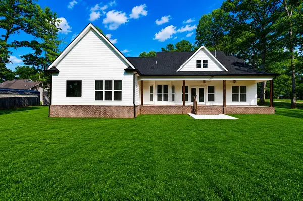 855 Greenwood Rd, Tullahoma, TN 37388