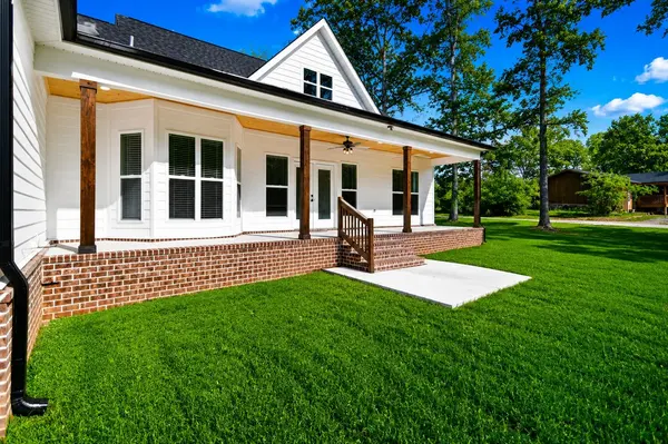 855 Greenwood Rd, Tullahoma, TN 37388
