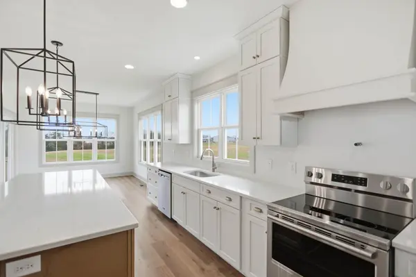 5127 Starks Rd, Cross Plains, TN 37049