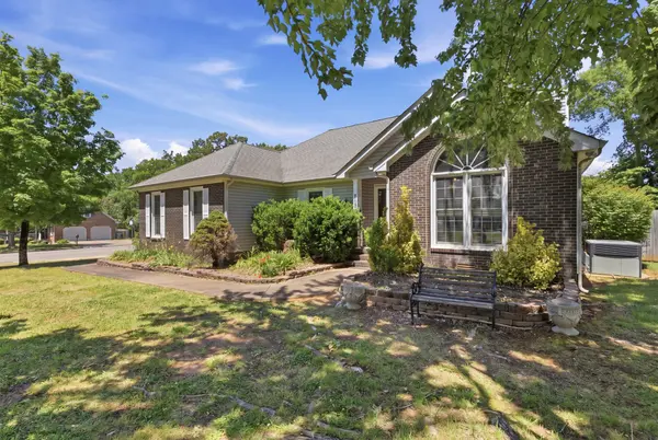 1334 Haynes Dr, Murfreesboro, TN 37129