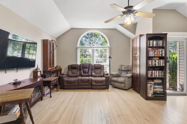 1334 Haynes Dr, Murfreesboro, TN 37129