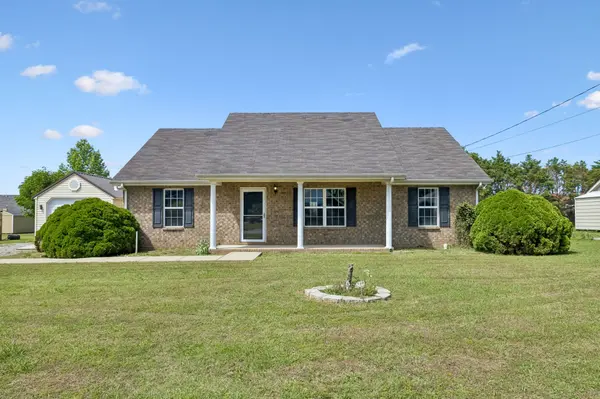 2927 Cliffside Dr, Christiana, TN 37037