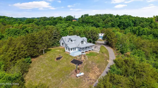 220 Very Old Barton Tr, Dandridge, TN 37725