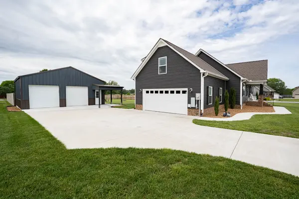 936 Richland Farms Dr, Manchester, TN 37355