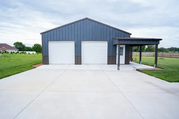 936 Richland Farms Dr, Manchester, TN 37355