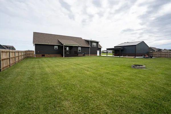936 Richland Farms Dr, Manchester, TN 37355