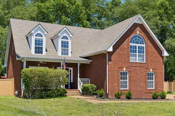 200 Iroquois Dr, White House, TN 37188