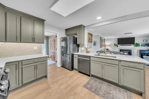 2407 Amber Glen Dr, Murfreesboro, TN 37128