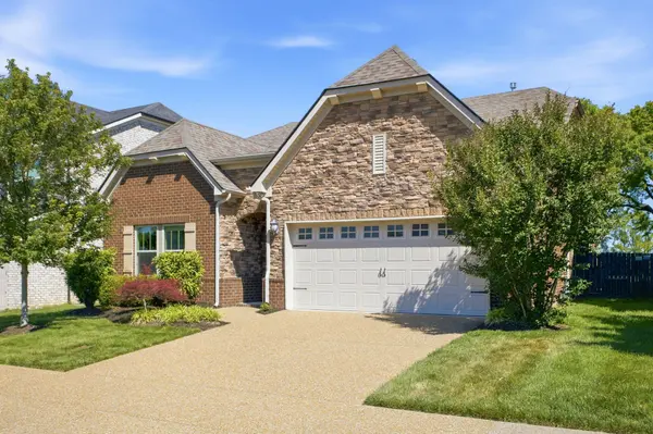 5001 Riverbank Dr, Hermitage, TN 37076