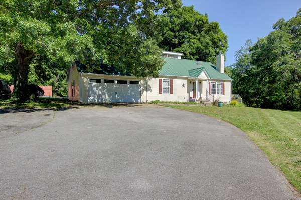 4507 Highway 48, Cumberland Furnace, TN 37051