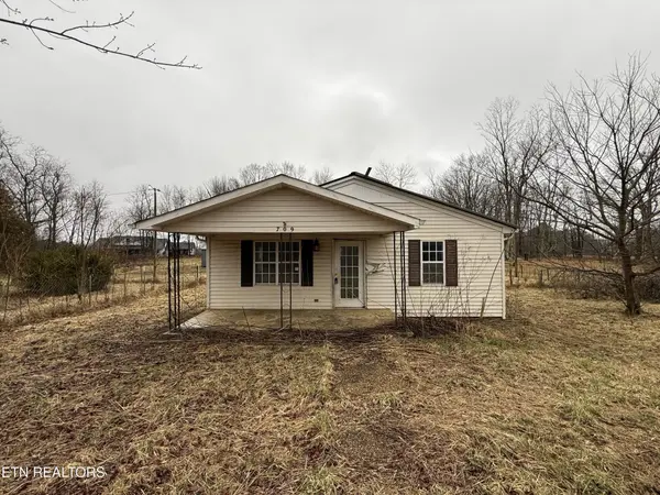709 Hanging Limb Hwy, Crawford, TN 38554