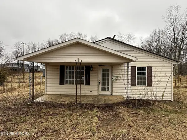 709 Hanging Limb Hwy, Crawford, TN 38554