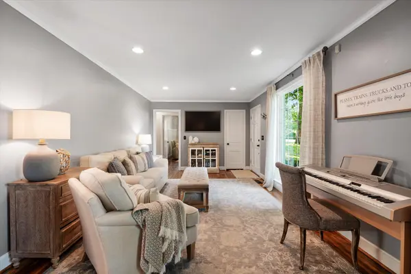 513 Brentlawn Dr, Nashville, TN 37220