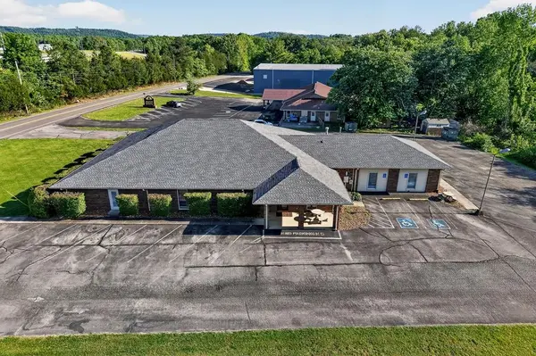 1150 Chocolate Dr, Cookeville, TN 38501