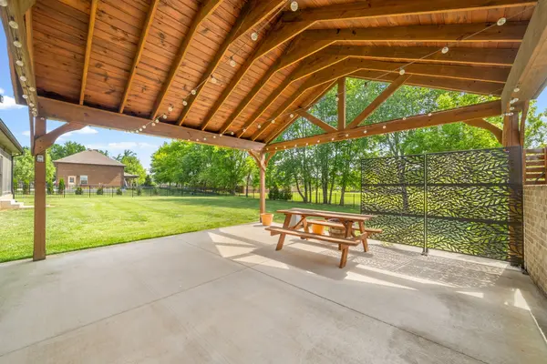 3049 Eliza Dr, Clarksville, TN 37043
