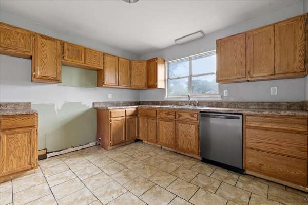 1308 W Sherry Drive, Rossville, GA 30741
