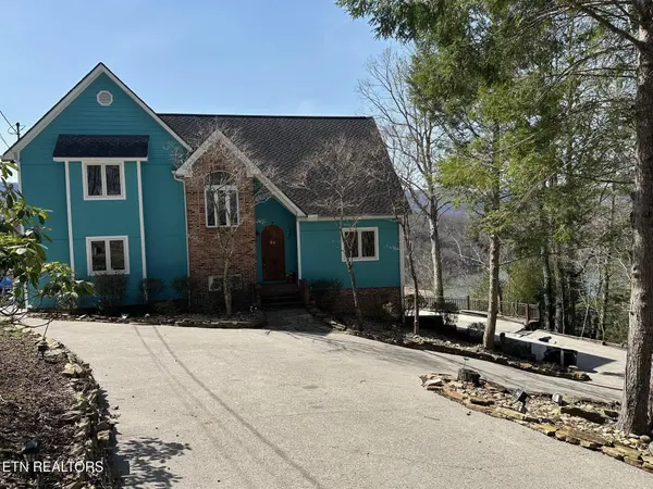 1368 N Shorewood Lane, Caryville, TN 37714