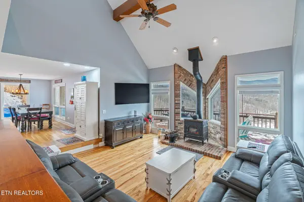 1368 N Shorewood Lane, Caryville, TN 37714