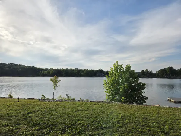 1039 River Front Dr, Clifton, TN 38425