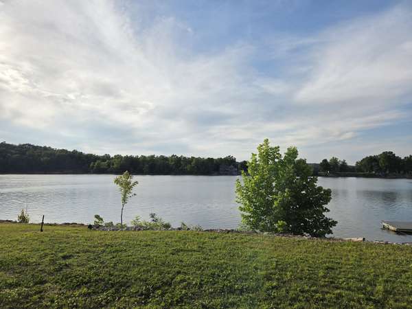 1039 River Front Dr, Clifton, TN 38425