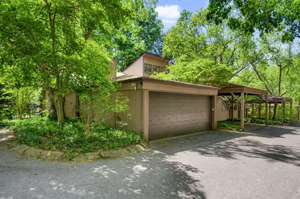 330 Chimney Hl, Nashville, TN 37221