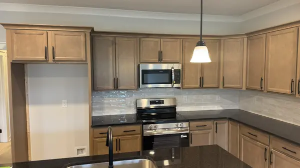 470 W Foxrun, Springfield, TN 37172