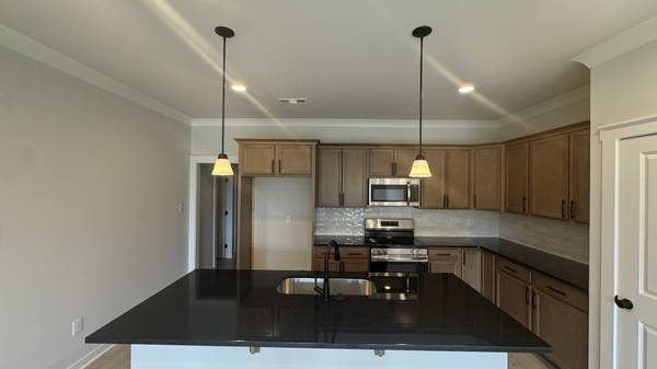 470 W Foxrun, Springfield, TN 37172