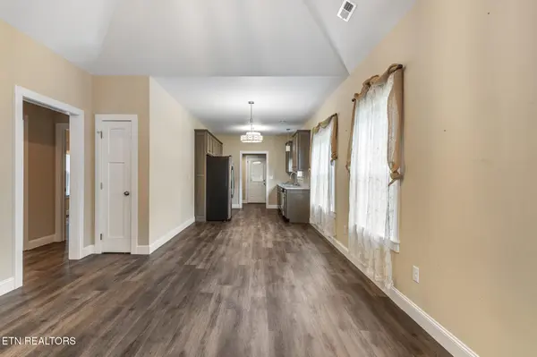 13 Douglas Street, Athens, TN 37303