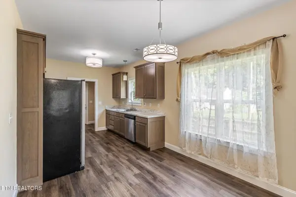 13 Douglas Street, Athens, TN 37303