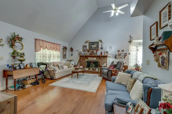 2161 Garner Rd, Mount Pleasant, TN 38474