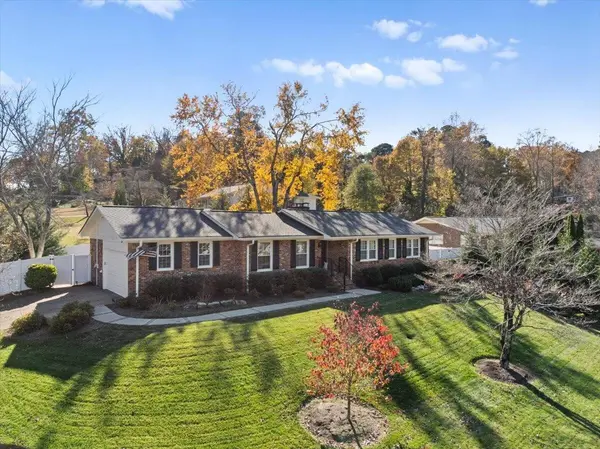 1600 Elaine Way, Dalton, GA 30720