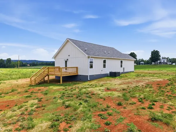 892 Old Cookeville Rd, Sparta, TN 38583