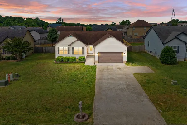 580 Tracy Ln, Clarksville, TN 37040