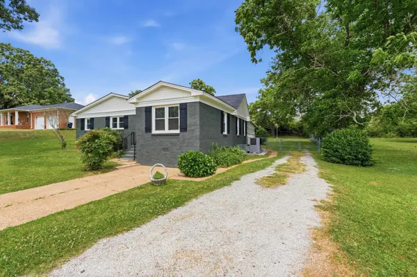 515 E Rasch Rd, Florence, AL 35633