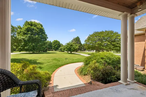 353 Waters Edge Dr, Estill Springs, TN 37330